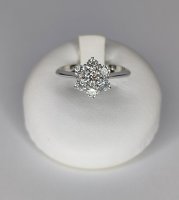 Anello fiore con diamanti