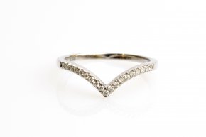 Anello punta bianco prezioso